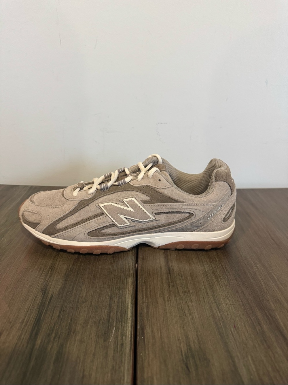 NEW BALANCE 204L UNISEX RUNNING SHOES